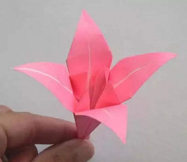 折纸百合花的折法步骤
